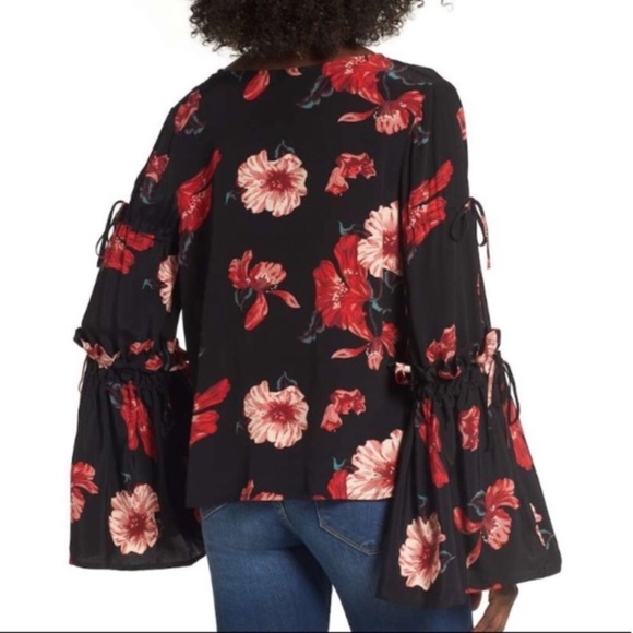Leith Floral Tie Bell Sleeve Top - Picture 2 of 8